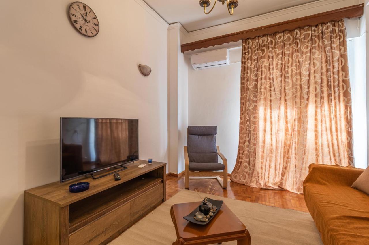 Melange In Dt Loutraki (Corinthia)